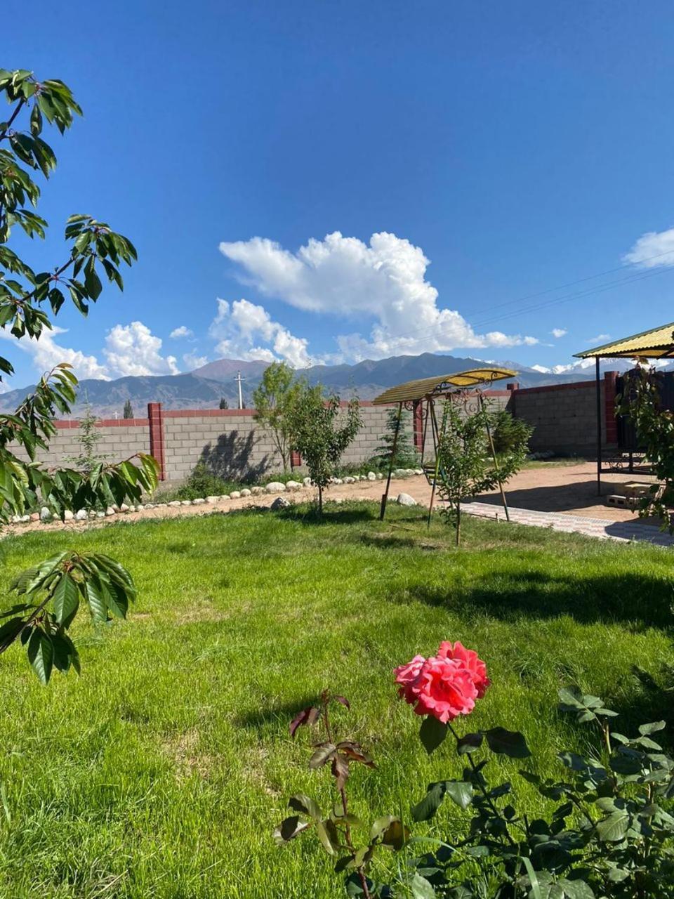 Svetlana Guest House Bokonbayevo Luaran gambar