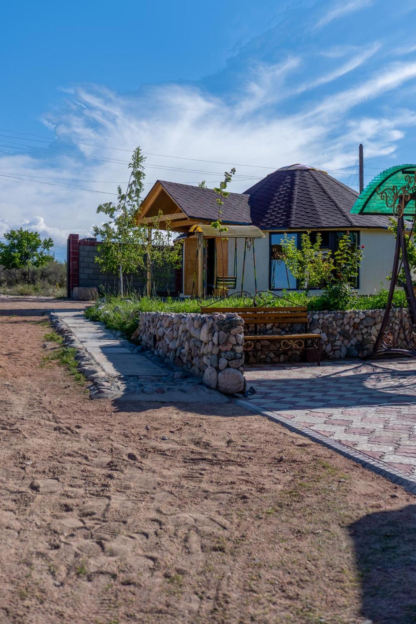 Svetlana Guest House Bokonbayevo Luaran gambar