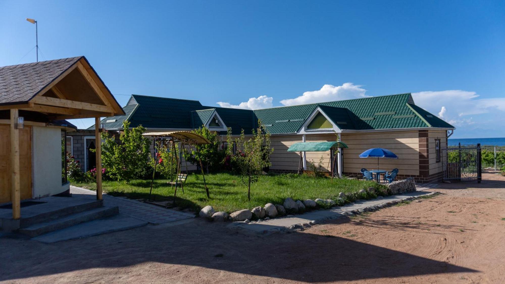 Svetlana Guest House Bokonbayevo Luaran gambar