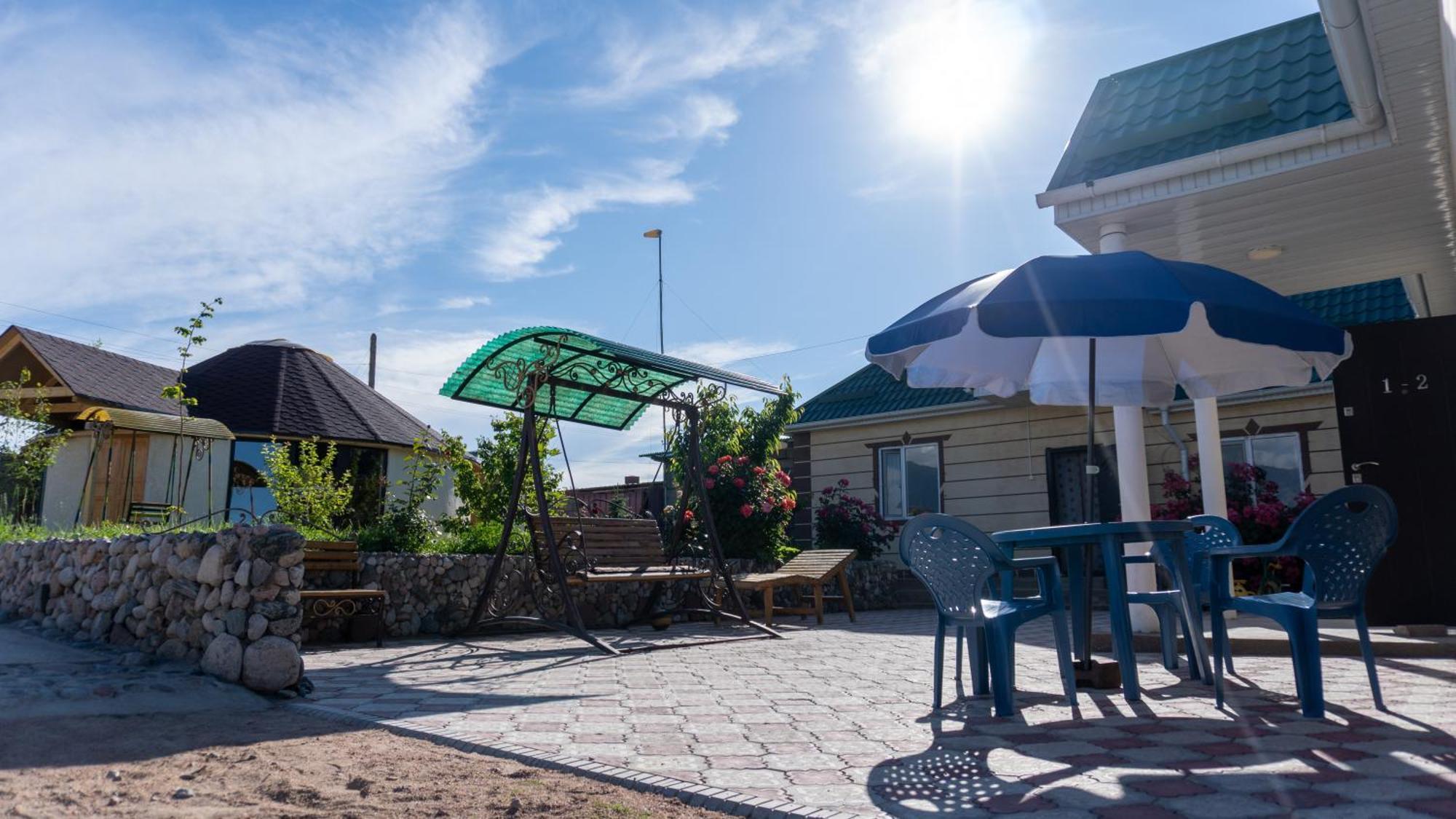 Svetlana Guest House Bokonbayevo Luaran gambar