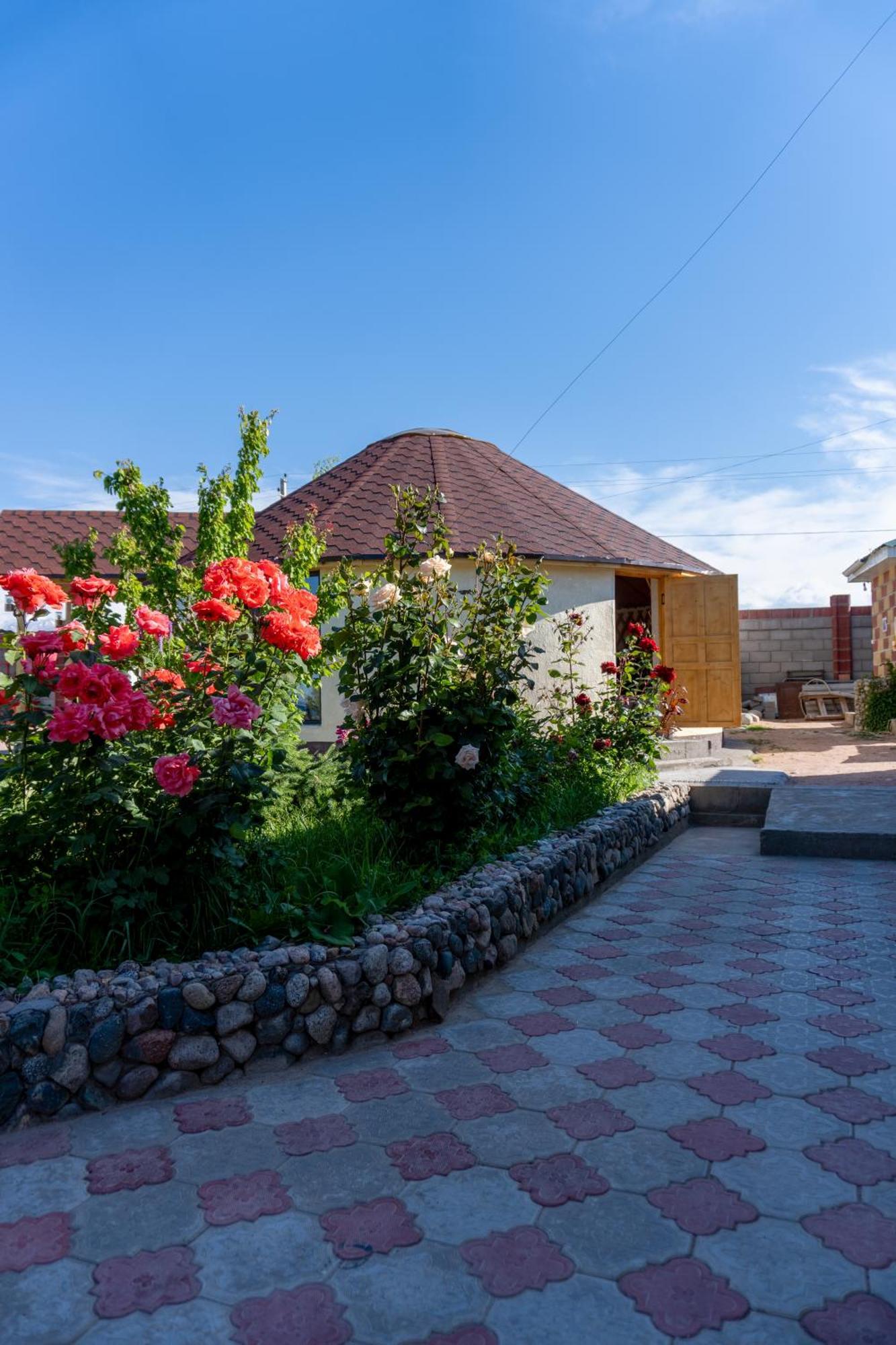 Svetlana Guest House Bokonbayevo Luaran gambar