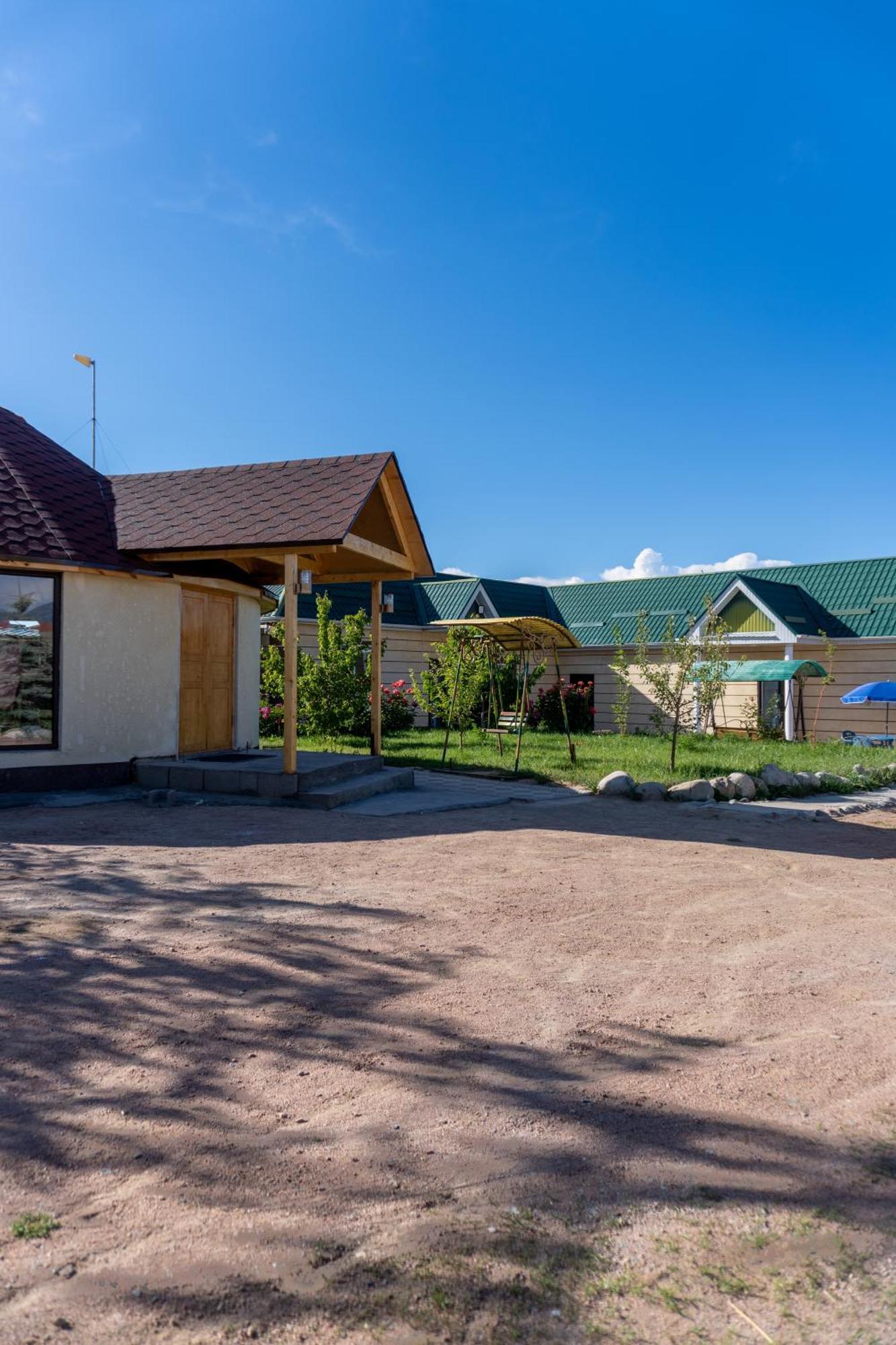 Svetlana Guest House Bokonbayevo Luaran gambar