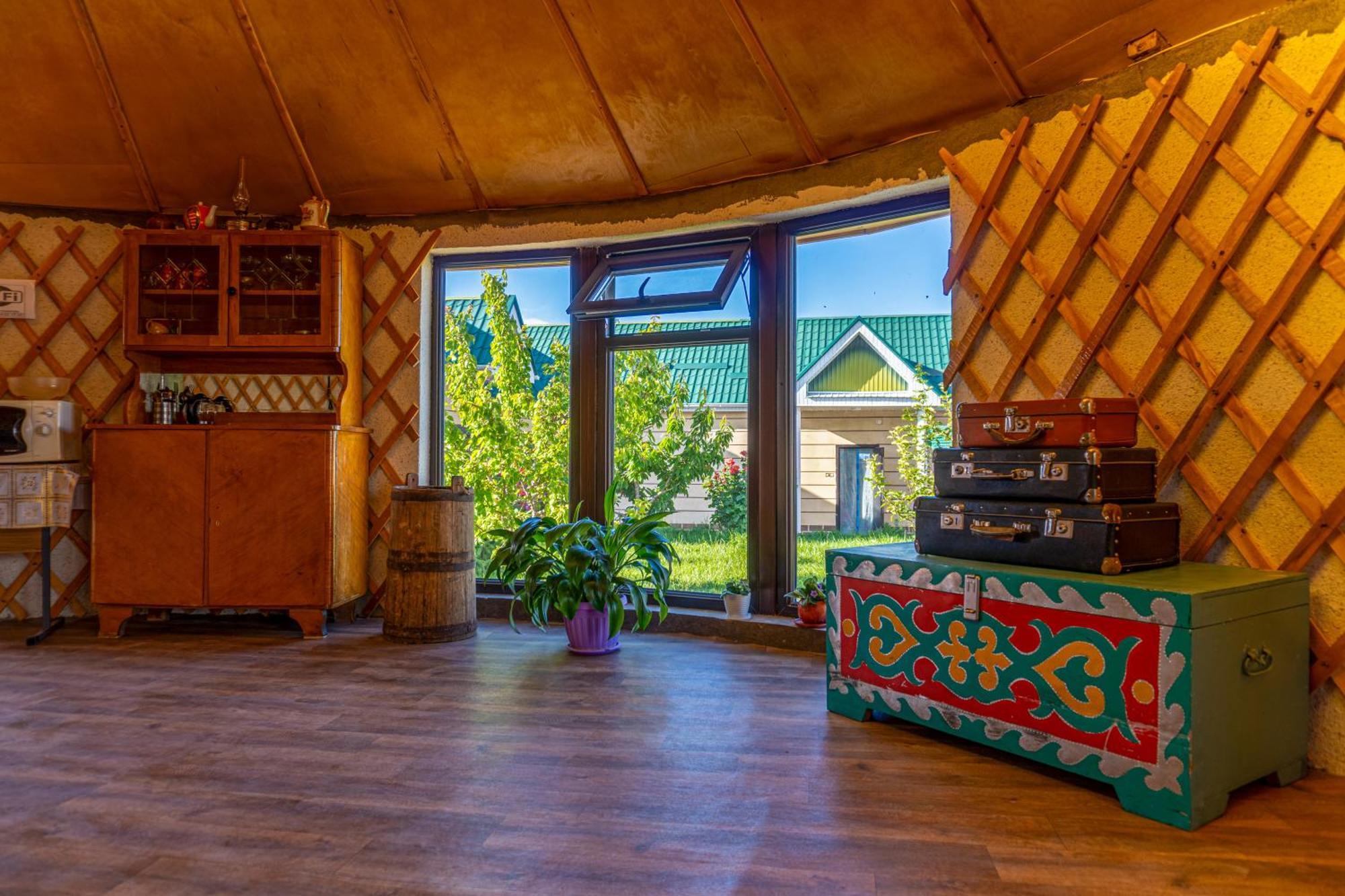 Svetlana Guest House Bokonbayevo Luaran gambar