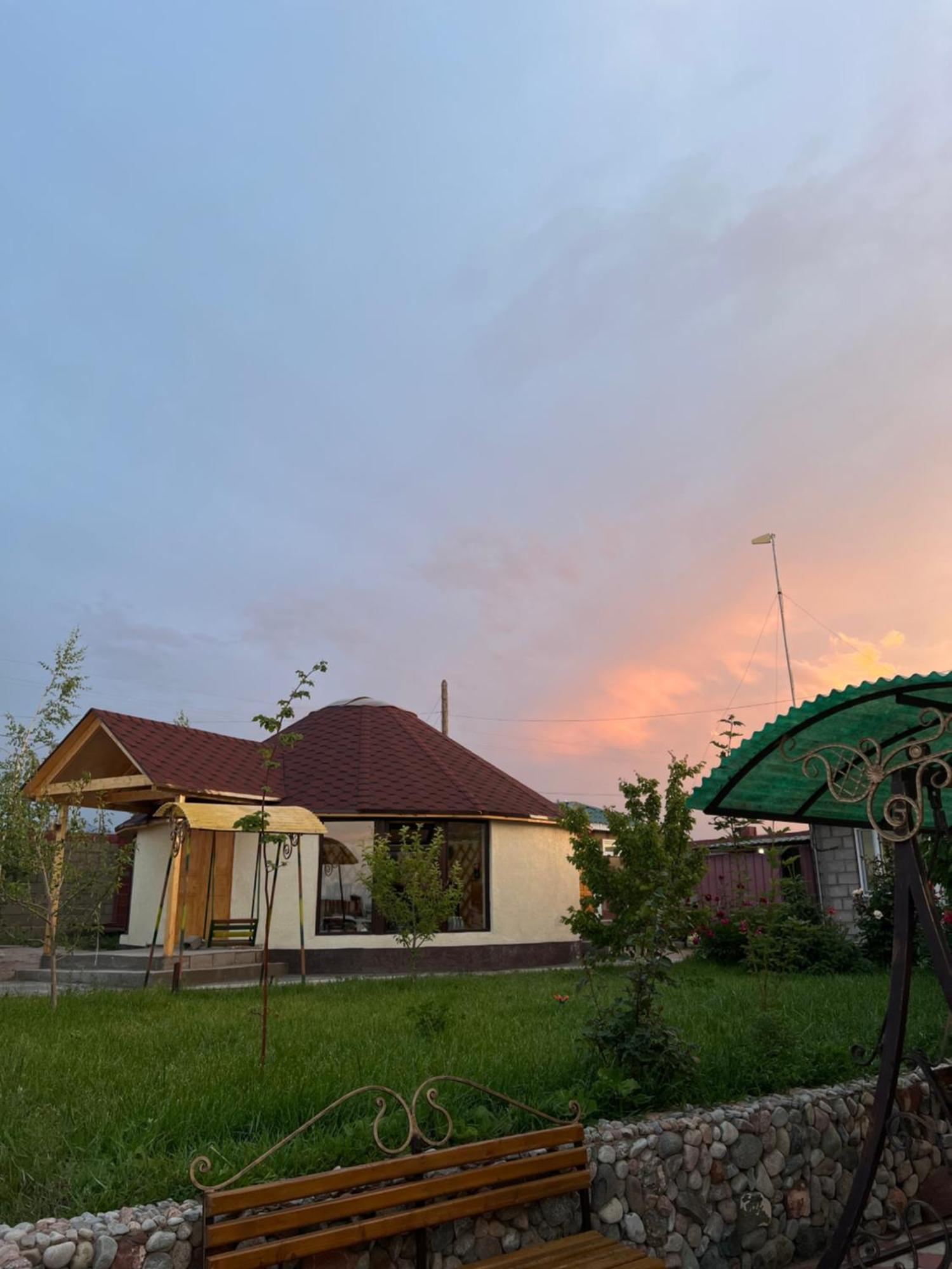 Svetlana Guest House Bokonbayevo Luaran gambar